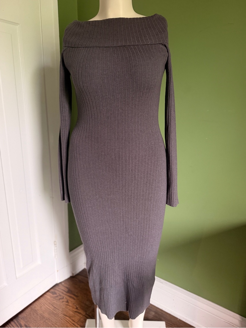 Ardene Off-Shoulder Ribbed Sweater Midi Dress - Charcoal grey size XS
